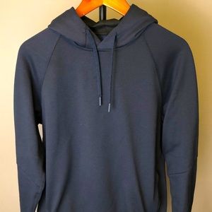 Lululemon men’s navy hoodie in (S)